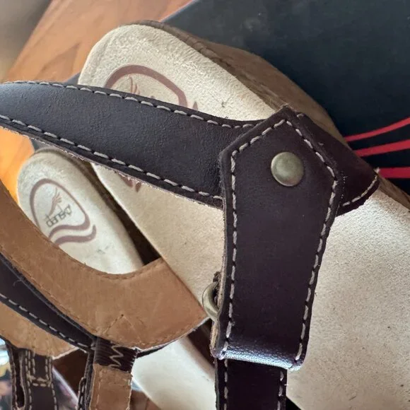 Dansko Java Brown Leather Sara Faux Wood Heel Hook & Loop Closure Size 39/8.5 Sa - Picture 5 of 7